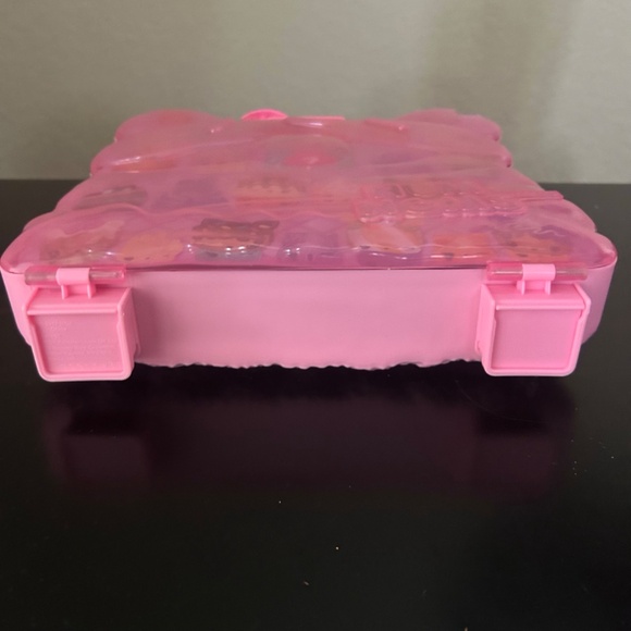 Num Noms Cupcake Case with extras - Picture 10 of 15